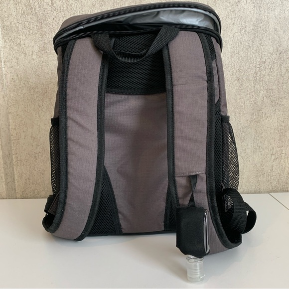 Igloo Black and Gray Backpack Cooler NWT - Picture 5 of 10